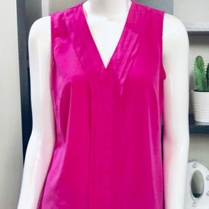 Banana Republic! fuschia tee